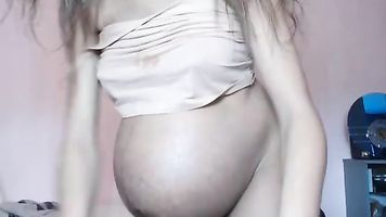 Pregnant girl masturbating