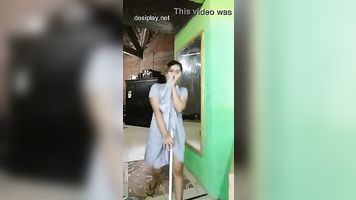 Hotel maid sexy pussy show
