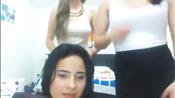 Cuatro caliente latinas desnudandose por webcam - wWw.HotGirlsX.Net