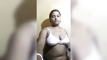 My girlfriend leaked mms bath