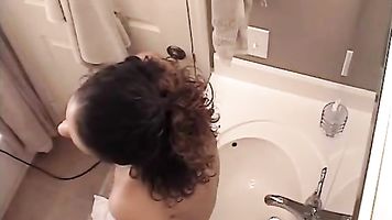 Teen Arab marturbate in bathroom